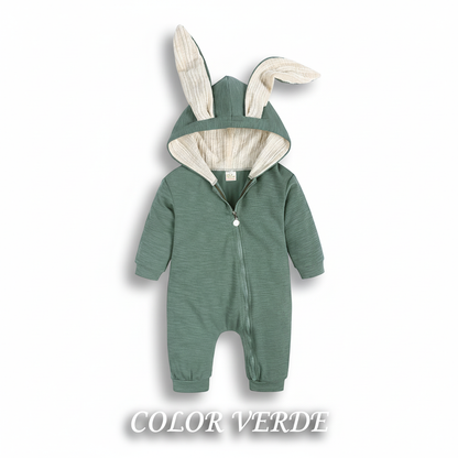 Mono de una pieza con capucha y cremallera